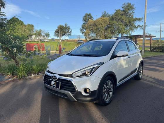 HYUNDAI HB20X 1.6 16V PREMIUM FLEX 4P AUTOMÁTICO